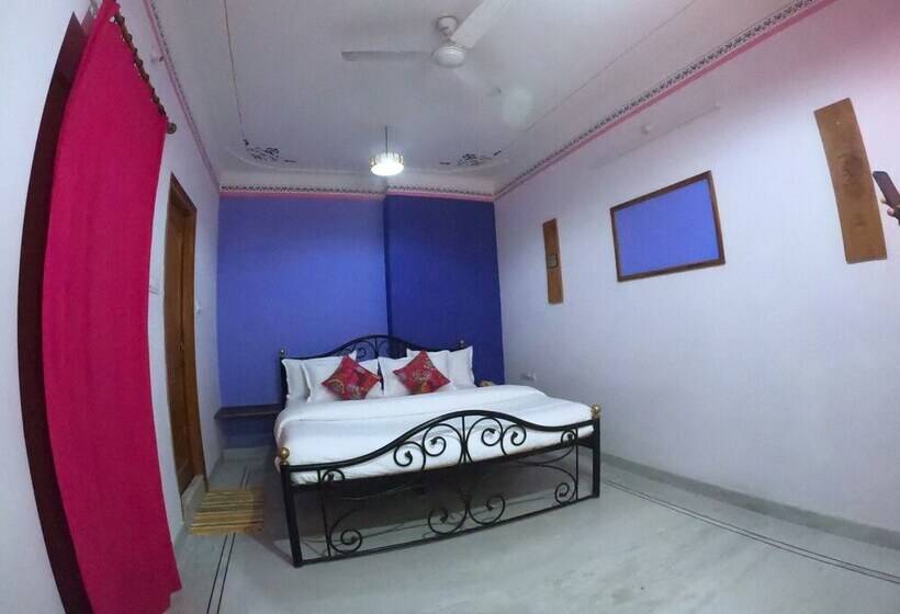 Chambre Deluxe, Little Peepal House