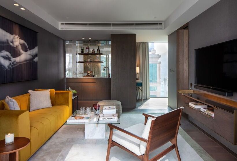 سوئیت دولوکس با چشمانداز, The Hari Hong Kong