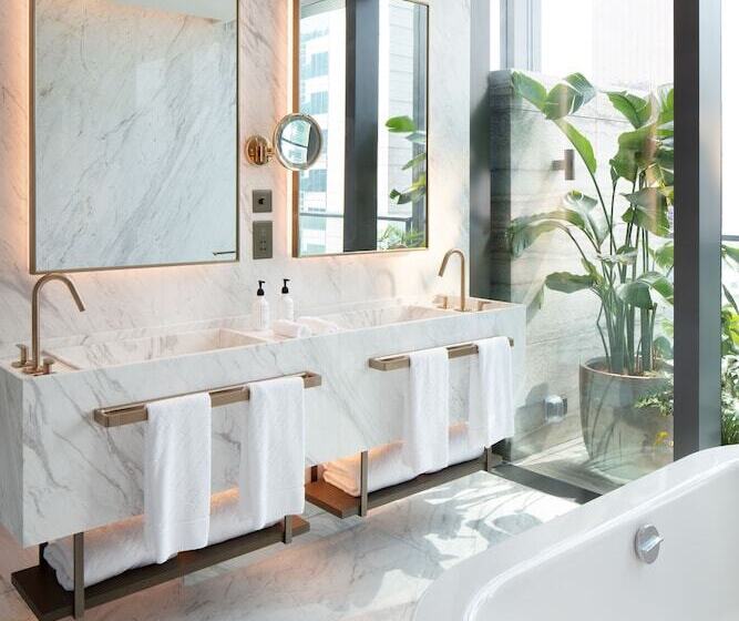 سوئیت دولوکس با چشمانداز, The Hari Hong Kong