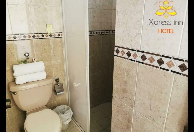 이코노미 트리플 룸, Xpress Inn