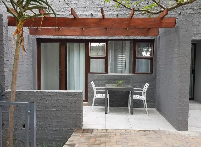 ガーデンビューデラックスルーム, Forget Me Not Selfcatering Apartments