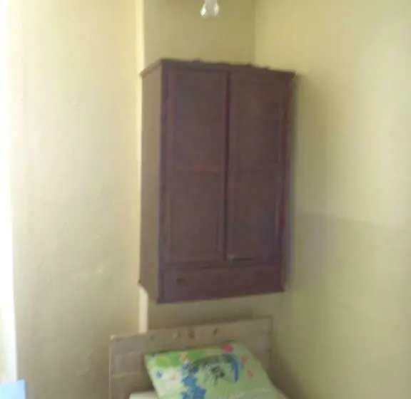 Standard Yhden Hengen Huone, Hospedagem Ledo