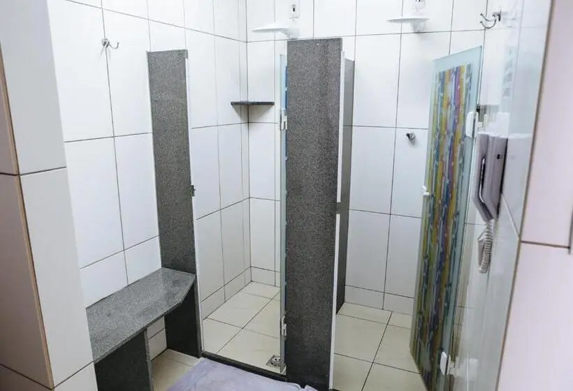 Comfort-huone, Hospedagem Ledo