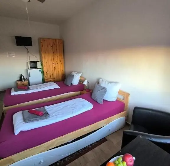 Perhehuone, Penzion U Ježů Ubytování