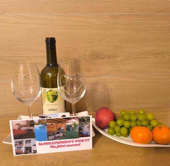 غرفة قياسية ثلاثية حمام مشترك, Penzion U Ježů   Ubytování