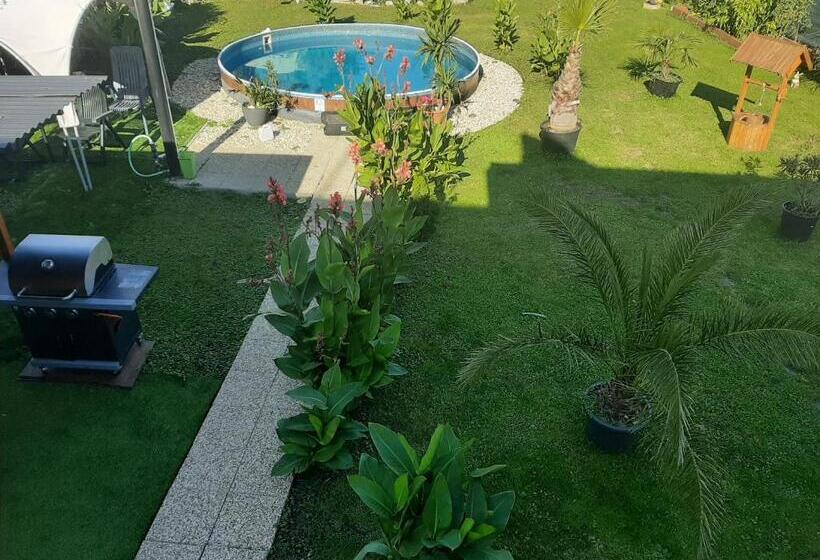 غرفة قياسية رباعية, Penzion U Ježů   Ubytování