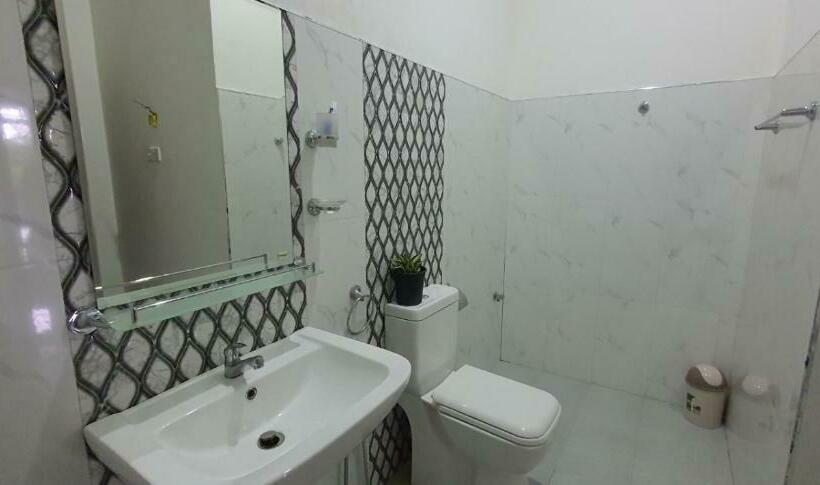 חדר אקונומי, Desire Village Rakwana