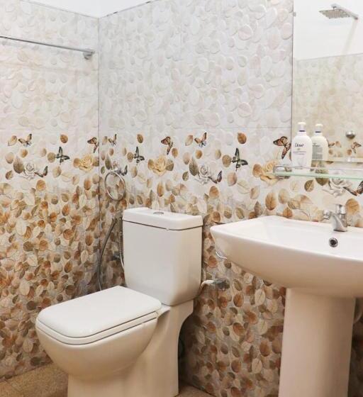 חדר סטנדרט לשלושה עם מרפסת, Desire Village Rakwana