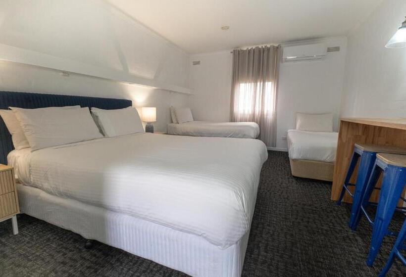 ファミリールーム, Caledonian Inn The Stump