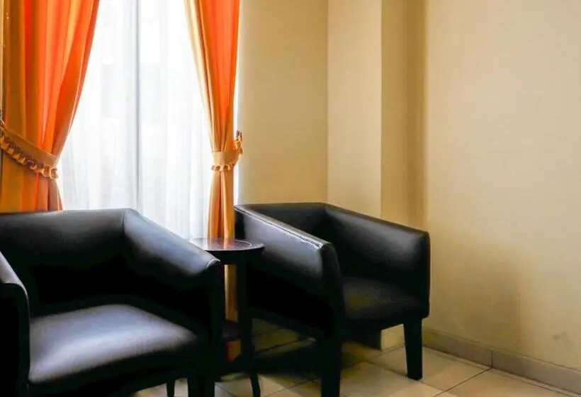 デラックスルーム, Reddoorz At Jalan Sriwijaya Semarang