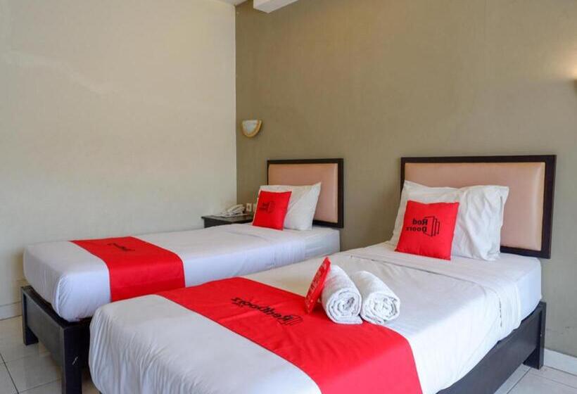Номер Deluxe, Reddoorz At Jalan Sriwijaya Semarang