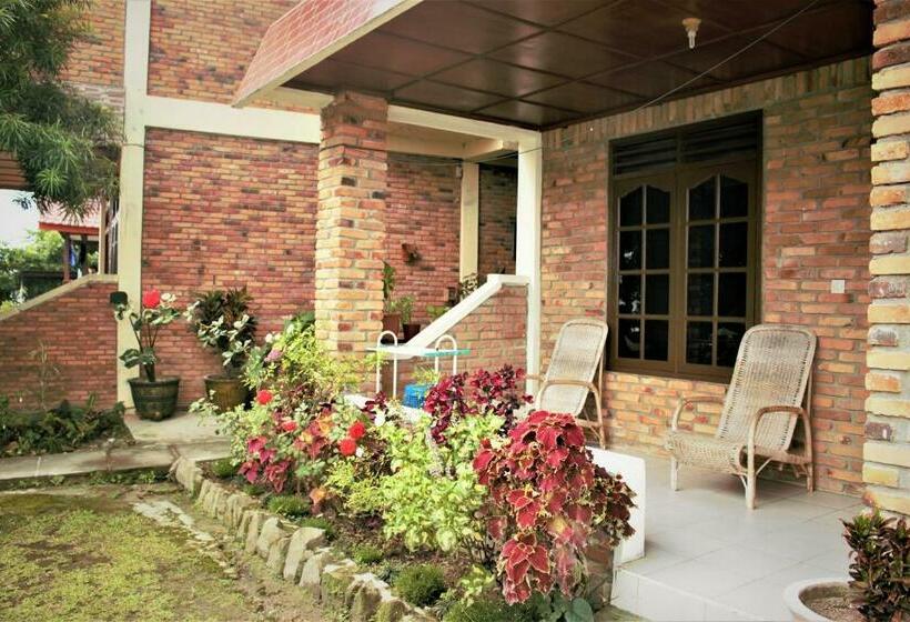 스탠다드 룸 호수 전망, Romlan