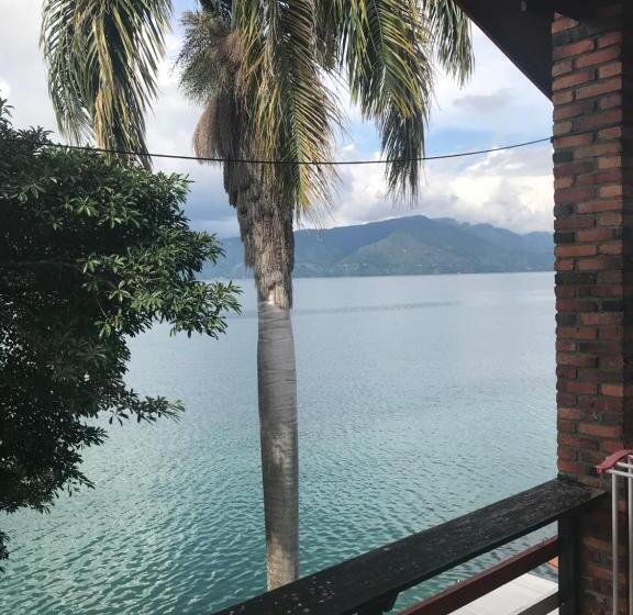 스탠다드 룸 호수 전망, Romlan