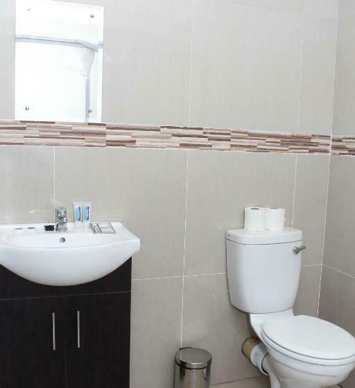 标准间, Bayside Hotel 100 Pixley Kaseme Street