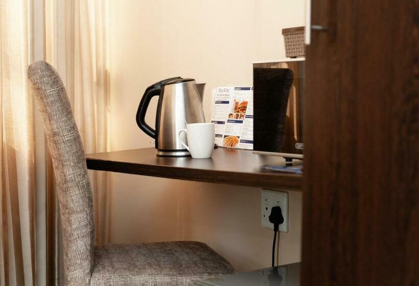 标准间, Bayside Hotel 100 Pixley Kaseme Street