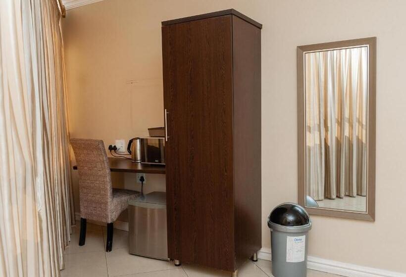 标准间, Bayside Hotel 100 Pixley Kaseme Street