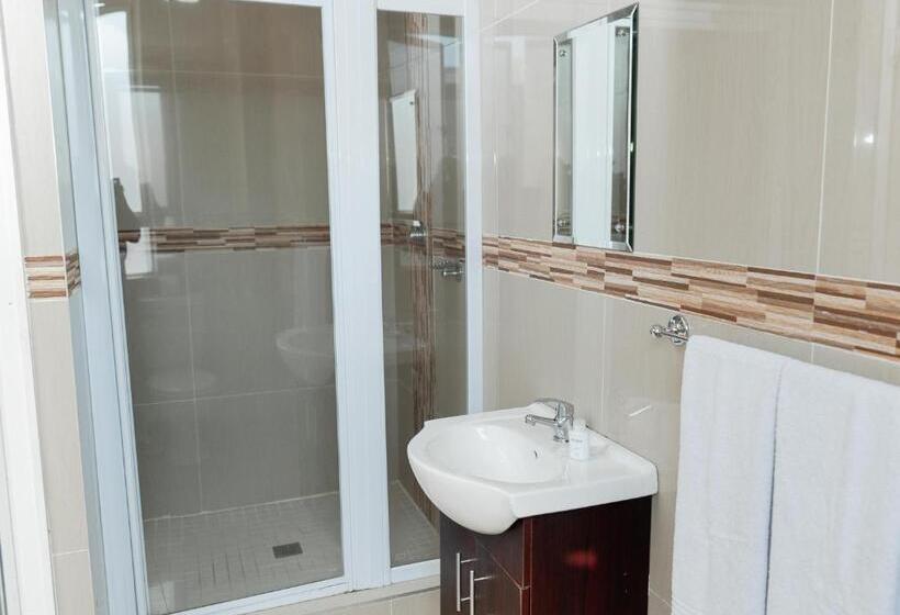 标准间, Bayside Hotel 100 Pixley Kaseme Street