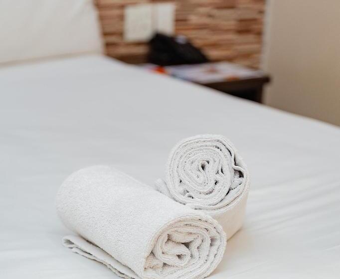 标准间, Bayside Hotel 100 Pixley Kaseme Street