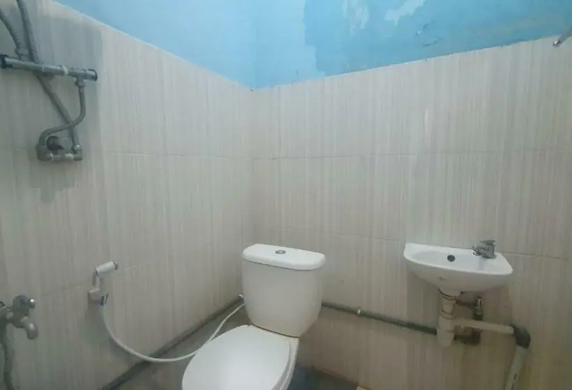اتاق استاندارد, Reddoorz Syariah At Demasto Homestay Jember