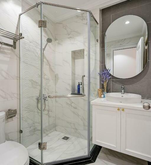 اتاق سوپریور, The Royal Homies  Phu My Hung