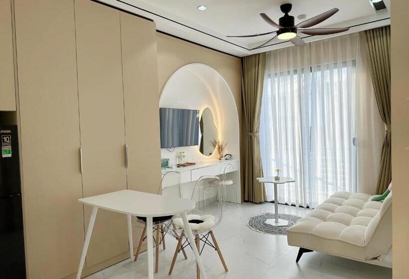 مجموعه ویستا شهر, The Royal Homies  Phu My Hung