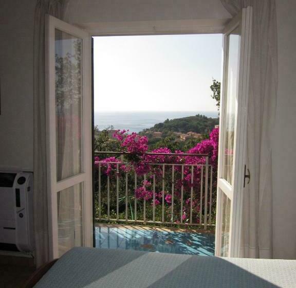 标准三人间, Villa Degli Aranci