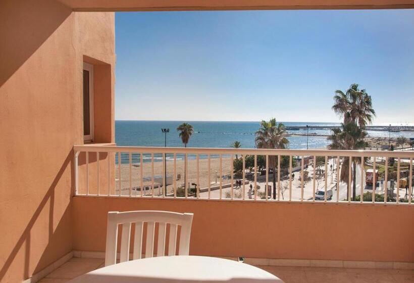 استودیوی استاندارد, Apartamentos La Jabega