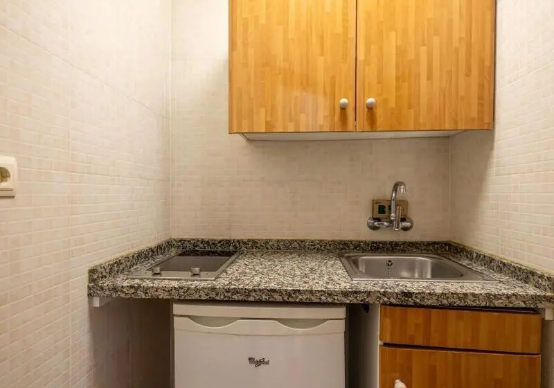 Huoneisto 1 Makuuhuone Sivuttainen Merinäkymä, Apartamentos La Jabega