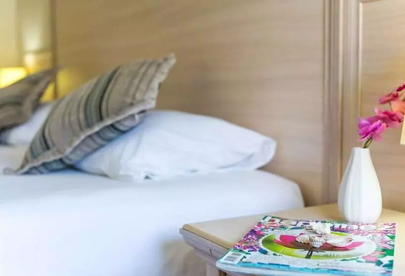 Economy Room