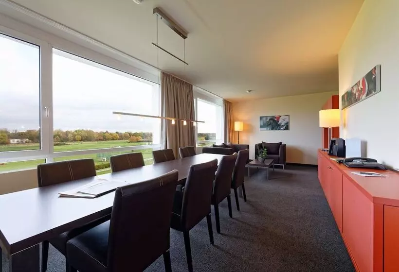 استودیوی استاندارد, Atlantic Hotel Galopprennbahn