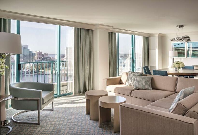 스위트, Hyatt Regency Jacksonville Riverfront