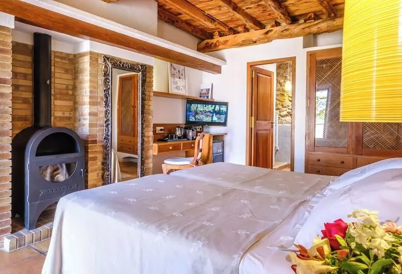 اتاق لوکس با چشم‌انداز باغ, Can Lluc Hotel Rural