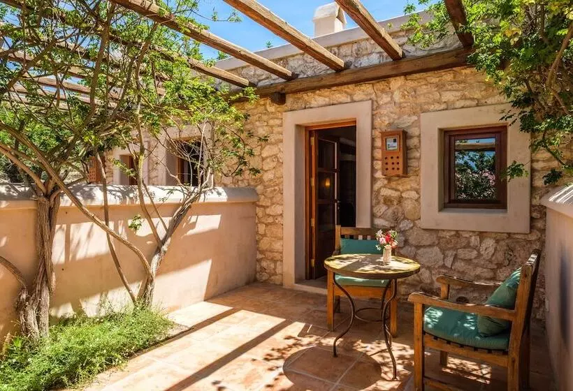 اتاق لوکس با چشم‌انداز باغ, Can Lluc Hotel Rural