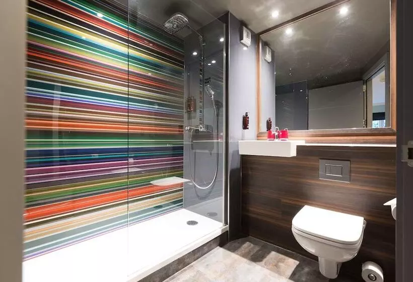 اتاق استاندارد, Village Hotel Bournemouth