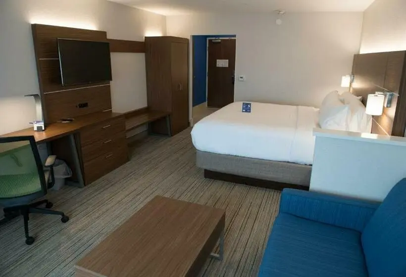 キングサイズベッドのスイートルーム, Holiday Inn Express & Suites Dayton North Vandalia, An Ihg