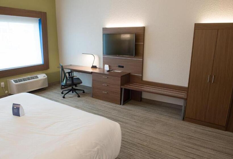 Люкс Кровать Кинг, Holiday Inn Express & Suites Dayton North   Vandalia, An Ihg