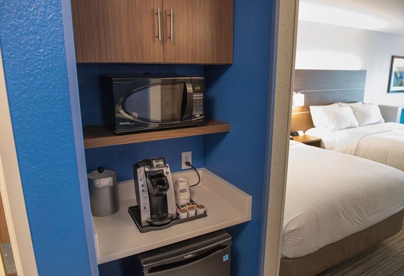 Люкс, Holiday Inn Express & Suites Dayton North   Vandalia, An Ihg