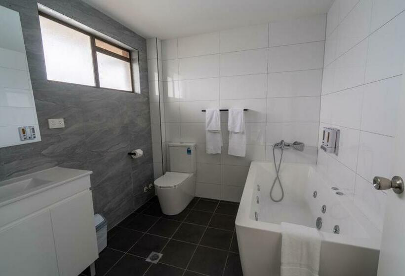 חדר סופריור עם מיטת קינג, Lakeside Inn Wollongong