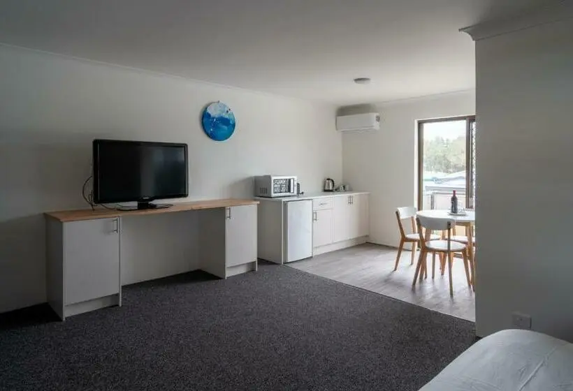 キングサイズベッドのスーペリアルーム, Lakeside Inn Wollongong