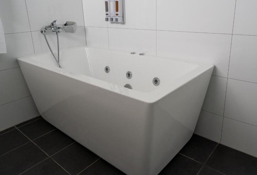 Семейный Номер, Lakeside Inn Wollongong