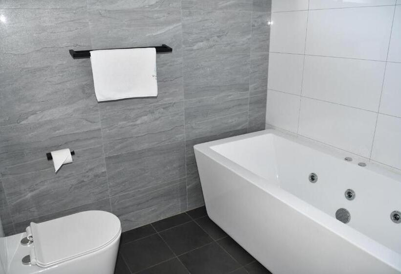 חדר משפחתי, Lakeside Inn Wollongong