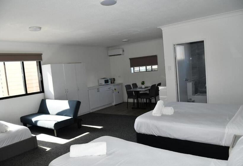 חדר משפחתי, Lakeside Inn Wollongong