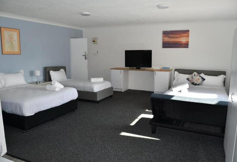 חדר משפחתי, Lakeside Inn Wollongong