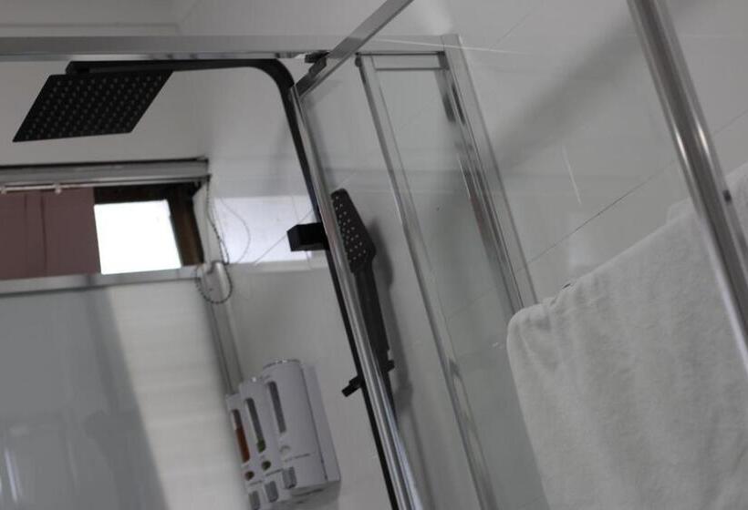 Апартаменты 2 Спальни, Lakeside Inn Wollongong