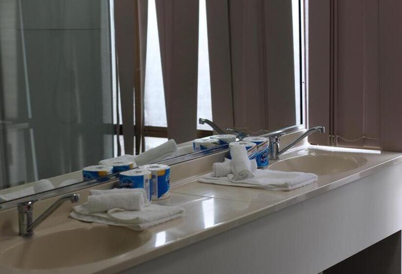 דירת שני חדרים, Lakeside Inn Wollongong