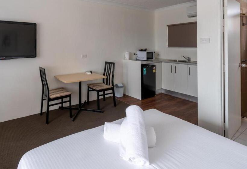 חדר סטנדרט לשלושה, Lakeside Inn Wollongong