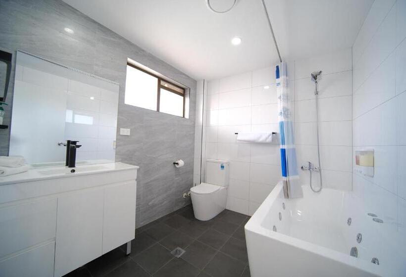 חדר סופריור עם מיטת קינג, Lakeside Inn Wollongong