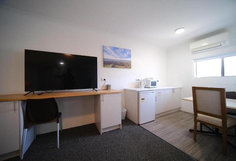 חדר משפחתי עם מיטת קומתיים, Lakeside Inn Wollongong