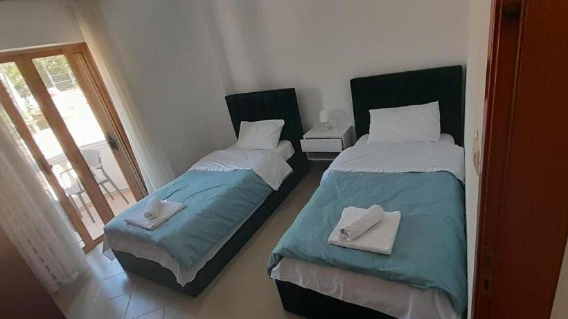 2 Sovrums Lägenhet, Tre Isole Ksamil