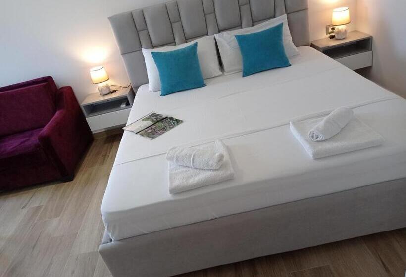 Deluxe Trippelrum, Tre Isole Ksamil